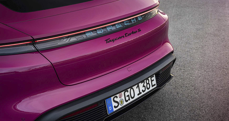 新年式 Porsche Taycan 演繹經典車色，新增遙控停車與 Android Auto 支援 - 電腦王阿達
