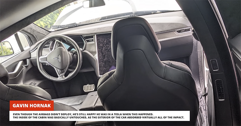 Tesla Model X 被大貨車「夾擊」,車體雖挺住但安全氣囊竟沒有啟動(傻眼) - 電腦王阿達 Tesla Model X 被大貨車「夾擊」,車體雖挺住但安全氣囊竟沒有啟動(傻眼) - 電腦王阿達