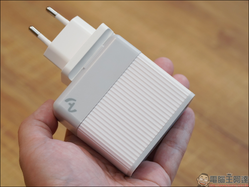 iPhone 13 快充必備! Allite 系列與 UIBI 系列快速充電器開箱 - 電腦王阿達 iPhone 13 快充必備! Allite 系列與 UIBI 系列快速充電器開箱 - 電腦王阿達