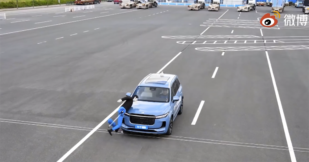 媒體實測新款理想汽車的 AEB 煞車輔助