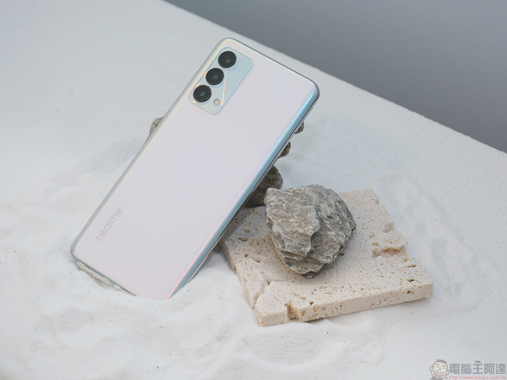 realme GT 大師版在台上市,強烈設計感的街拍新寵 - 電腦王阿達 realme GT 大師版在台上市,強烈設計感的街拍新寵 - 電腦王阿達