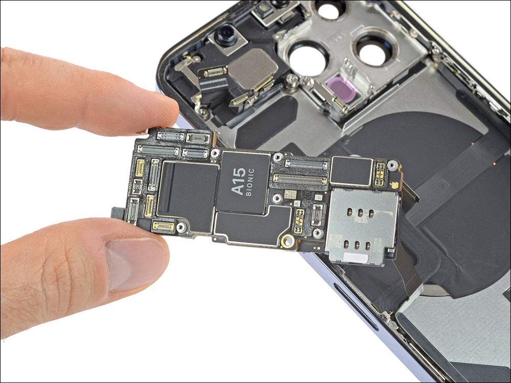 iPhone 13 Pro iFixit 快速拆解，揭示內部大容量電池和更強大的相機陣列 - 電腦王阿達