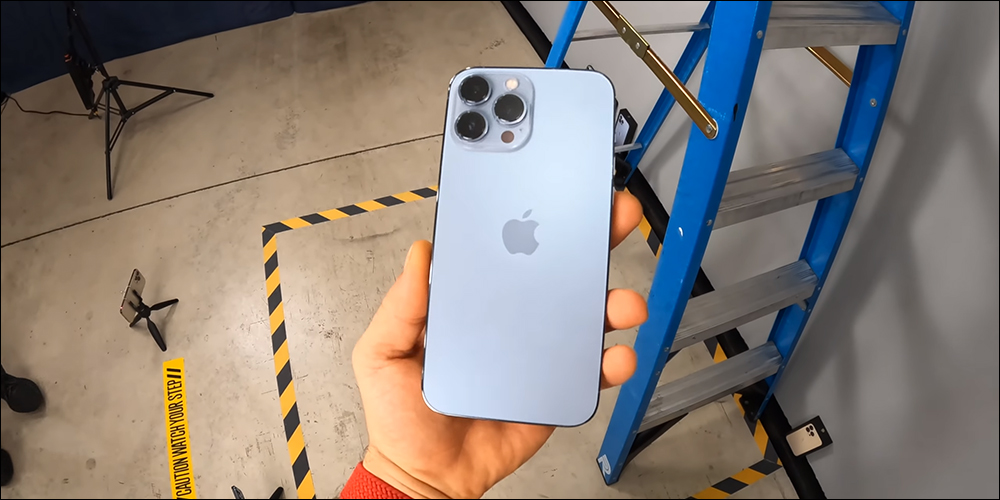 iPhone 13 Pro Max 和 iPhone 13 Pro 跌落測試,史上最沉 iPhone 究竟耐摔嗎? - 電腦王阿達 iPhone 13 Pro Max 和 iPhone 13 Pro 跌落測試,史上最沉 iPhone 究竟耐摔嗎? - 電腦王阿達