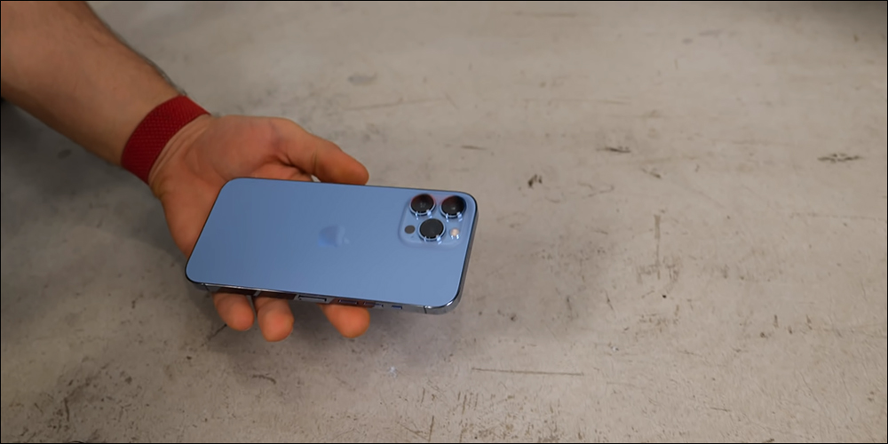 iPhone 13 Pro Max 和 iPhone 13 Pro 跌落測試,史上最沉 iPhone 究竟耐摔嗎? - 電腦王阿達 iPhone 13 Pro Max 和 iPhone 13 Pro 跌落測試,史上最沉 iPhone 究竟耐摔嗎? - 電腦王阿達