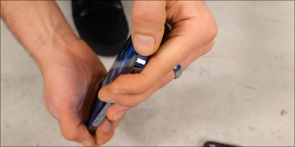 iPhone 13 Pro Max 和 iPhone 13 Pro 跌落測試,史上最沉 iPhone 究竟耐摔嗎? - 電腦王阿達 iPhone 13 Pro Max 和 iPhone 13 Pro 跌落測試,史上最沉 iPhone 究竟耐摔嗎? - 電腦王阿達
