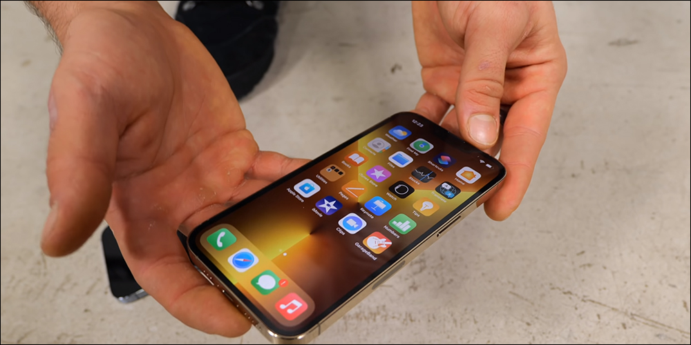 iPhone 13 Pro Max 和 iPhone 13 Pro 跌落測試,史上最沉 iPhone 究竟耐摔嗎? - 電腦王阿達 iPhone 13 Pro Max 和 iPhone 13 Pro 跌落測試,史上最沉 iPhone 究竟耐摔嗎? - 電腦王阿達