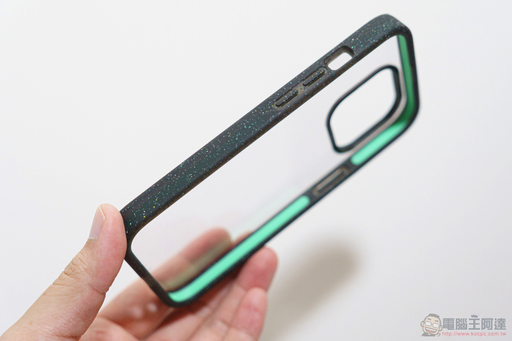 啟動 iPhone 13 系列「強悍級模式」,CASETiFY 防摔殼開箱體驗 - 電腦王阿達 啟動 iPhone 13 系列「強悍級模式」,CASETiFY 防摔殼開箱體驗 - 電腦王阿達