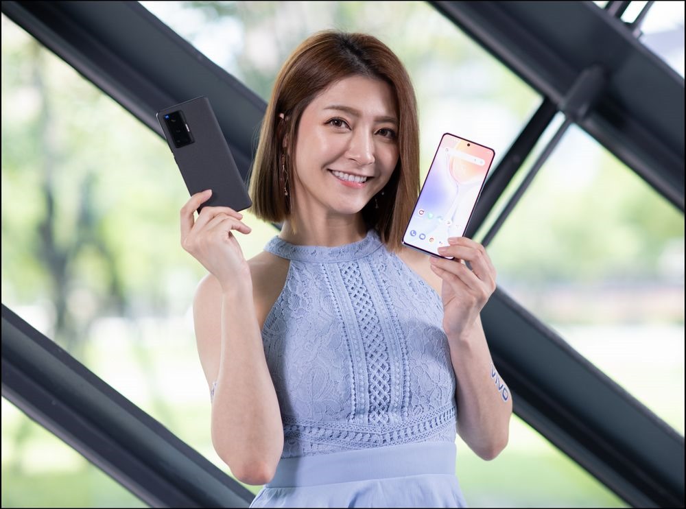 vivo X70系列預購開紅盤,銷量較上一代成長2.2倍。 vivo X70系列預購開紅盤,銷量較上一代成長2.2倍。