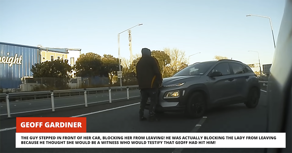 當 Tesla 遭遇把現實當 GTA 玩的駕駛惡意衝撞,結果對方當場被上銬帶走(影片) - 電腦王阿達 當 Tesla 遭遇把現實當 GTA 玩的駕駛惡意衝撞,結果對方當場被上銬帶走(影片) - 電腦王阿達