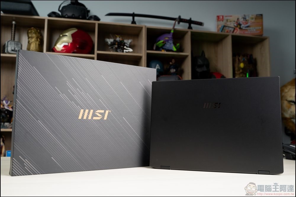 MSI Summit E16 Flip 開箱 (1) MSI Summit E16 Flip 開箱 (1)