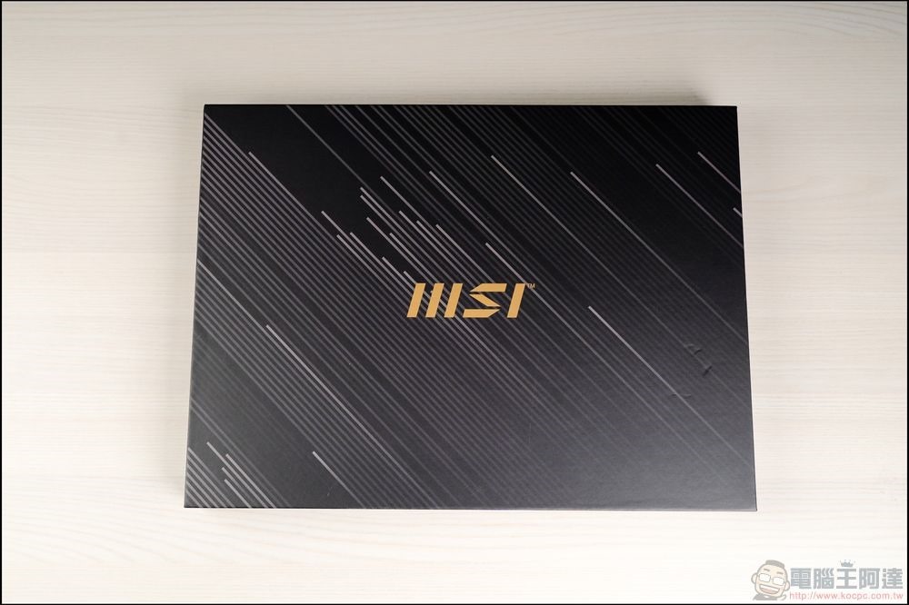 MSI Summit E16 Flip 開箱 (2) MSI Summit E16 Flip 開箱 (2)