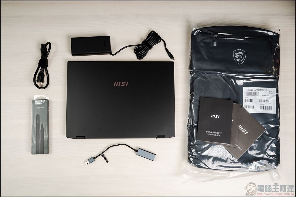 MSI Summit E16 Flip 開箱 (3) MSI Summit E16 Flip 開箱 (3)