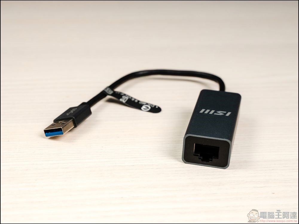 MSI Summit E16 Flip 開箱 (6) MSI Summit E16 Flip 開箱 (6)
