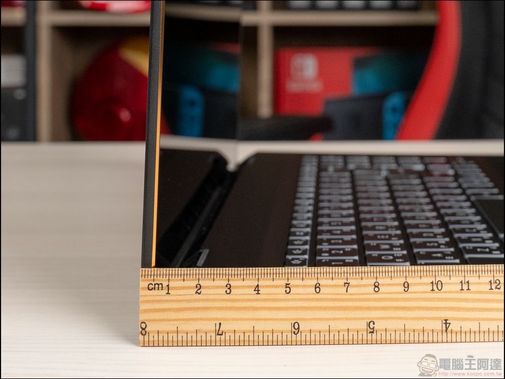 MSI Summit E16 Flip 開箱 - 22 MSI Summit E16 Flip 開箱 - 22
