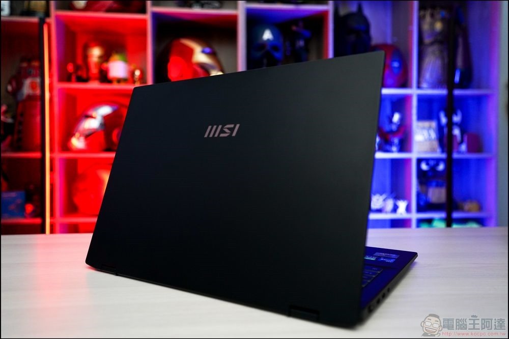 MSI Summit E16 Flip 開箱 - 28 MSI Summit E16 Flip 開箱 - 28