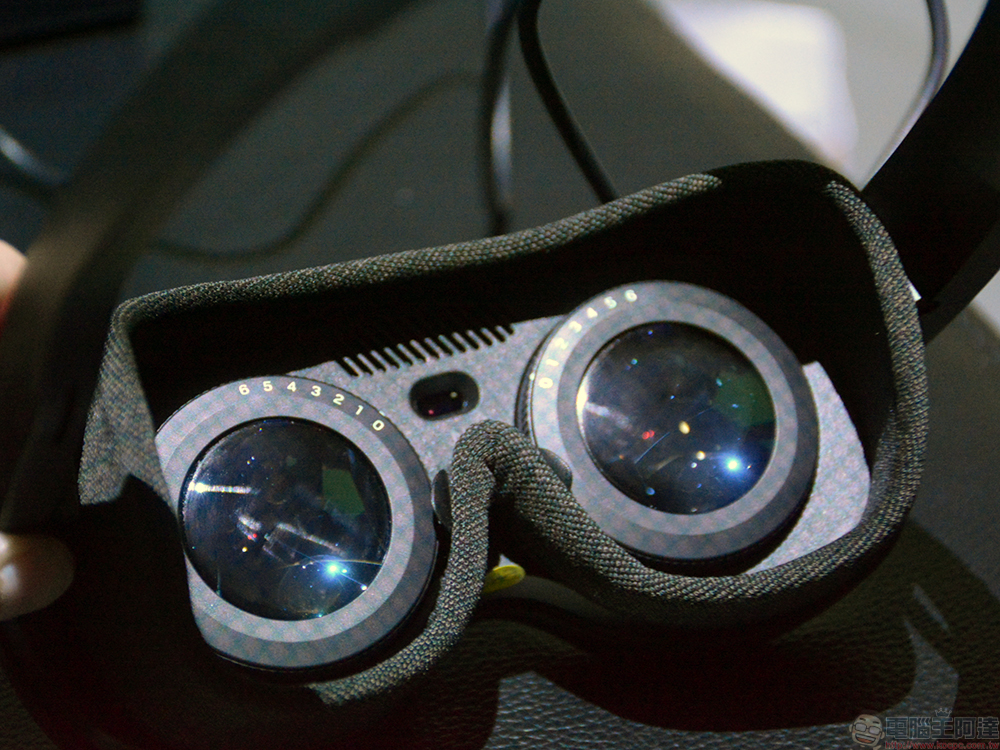 HTC VIVE Flow 在台發表,輕盈直覺打造全新行動 VR 體驗 - 電腦王阿達 HTC VIVE Flow 在台發表,輕盈直覺打造全新行動 VR 體驗 - 電腦王阿達