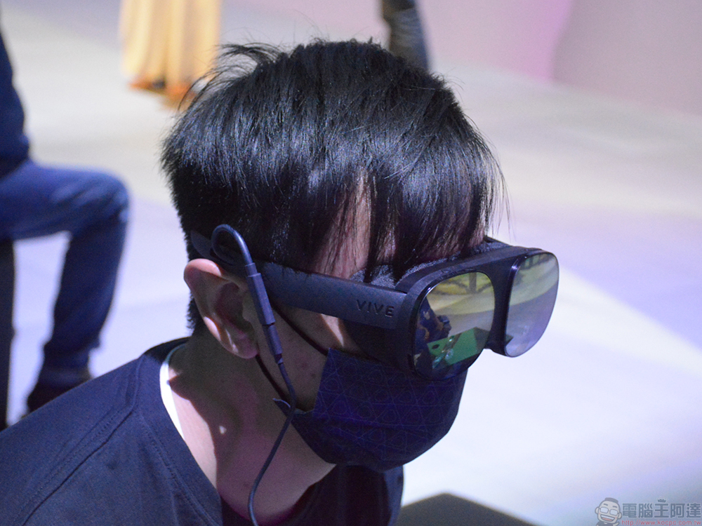 HTC VIVE Flow 在台發表,輕盈直覺打造全新行動 VR 體驗 - 電腦王阿達 HTC VIVE Flow 在台發表,輕盈直覺打造全新行動 VR 體驗 - 電腦王阿達