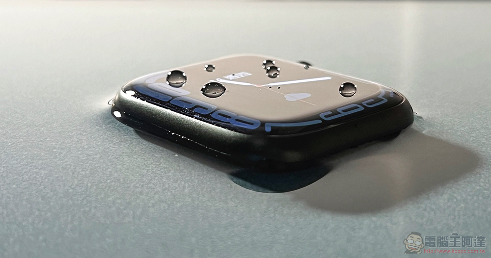 圓形錶面的 Google Pixel Watch 疑似官圖洩漏,也玩水面張力? - 電腦王阿達 圓形錶面的 Google Pixel Watch 疑似官圖洩漏,也玩水面張力? - 電腦王阿達