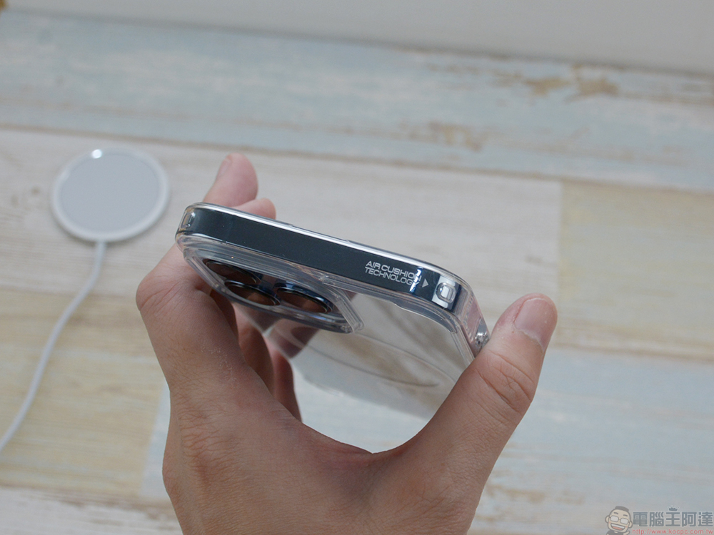 Spigen iPhone 13 Pro 系列防摔保護殼動手玩,極簡美學、精湛工藝與耐用的絕妙平衡 - 電腦王阿達 Spigen iPhone 13 Pro 系列防摔保護殼動手玩,極簡美學、精湛工藝與耐用的絕妙平衡 - 電腦王阿達