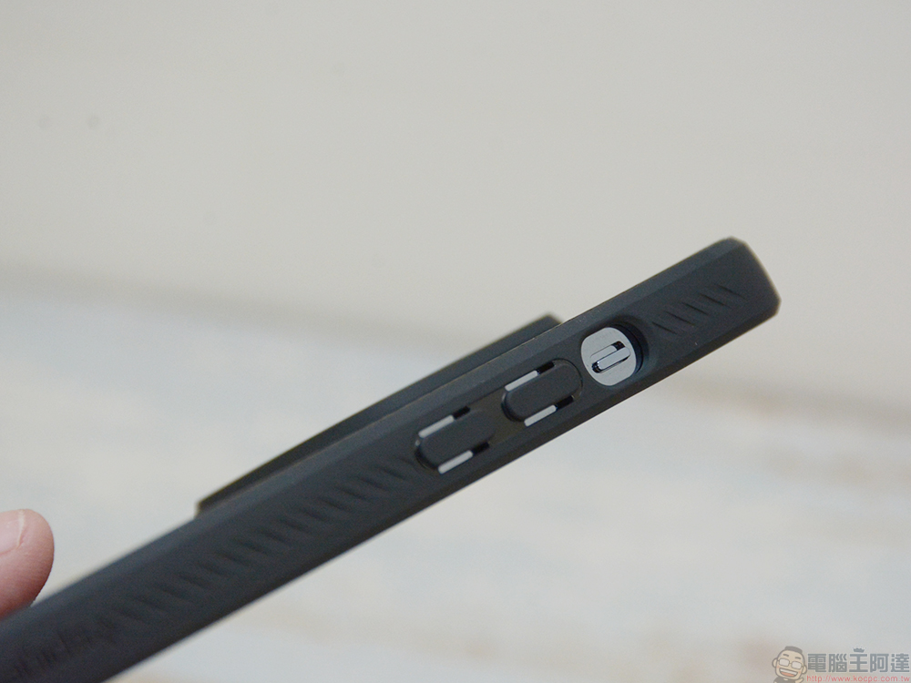 Spigen iPhone 13 Pro 系列防摔保護殼動手玩,極簡美學、精湛工藝與耐用的絕妙平衡 - 電腦王阿達 Spigen iPhone 13 Pro 系列防摔保護殼動手玩,極簡美學、精湛工藝與耐用的絕妙平衡 - 電腦王阿達
