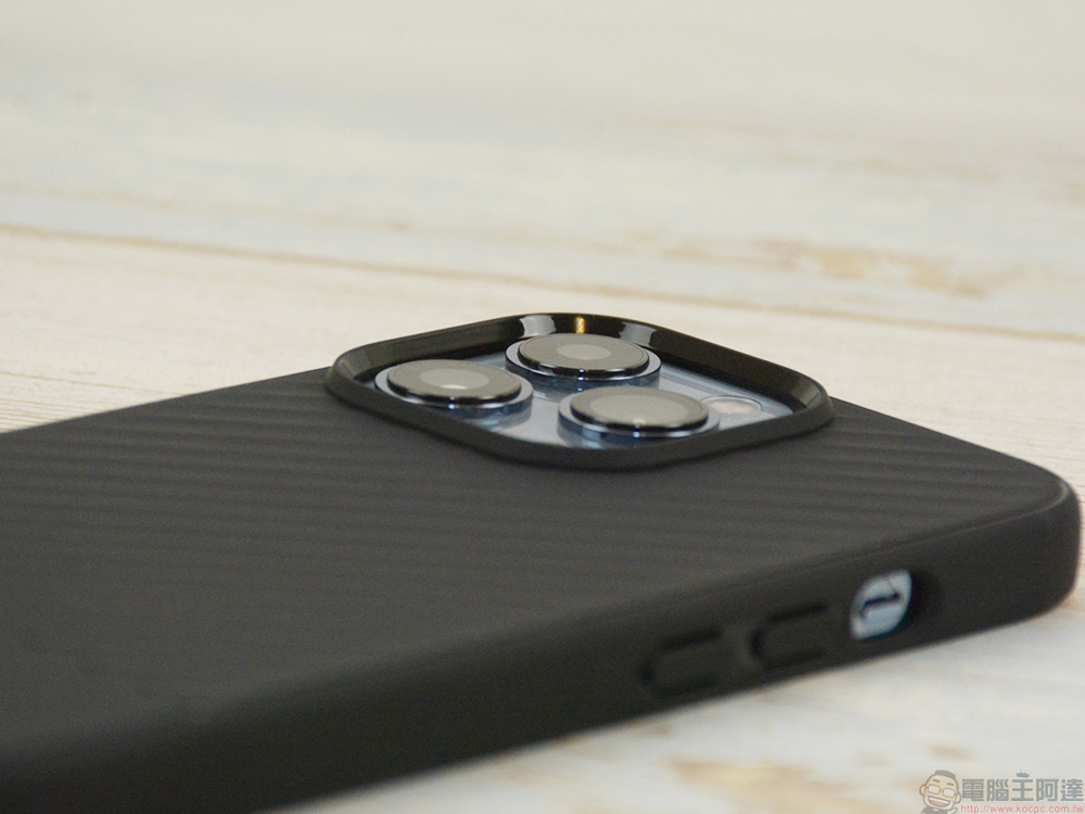 Spigen iPhone 13 Pro 系列防摔保護殼動手玩,極簡美學、精湛工藝與耐用的絕妙平衡 - 電腦王阿達 Spigen iPhone 13 Pro 系列防摔保護殼動手玩,極簡美學、精湛工藝與耐用的絕妙平衡 - 電腦王阿達