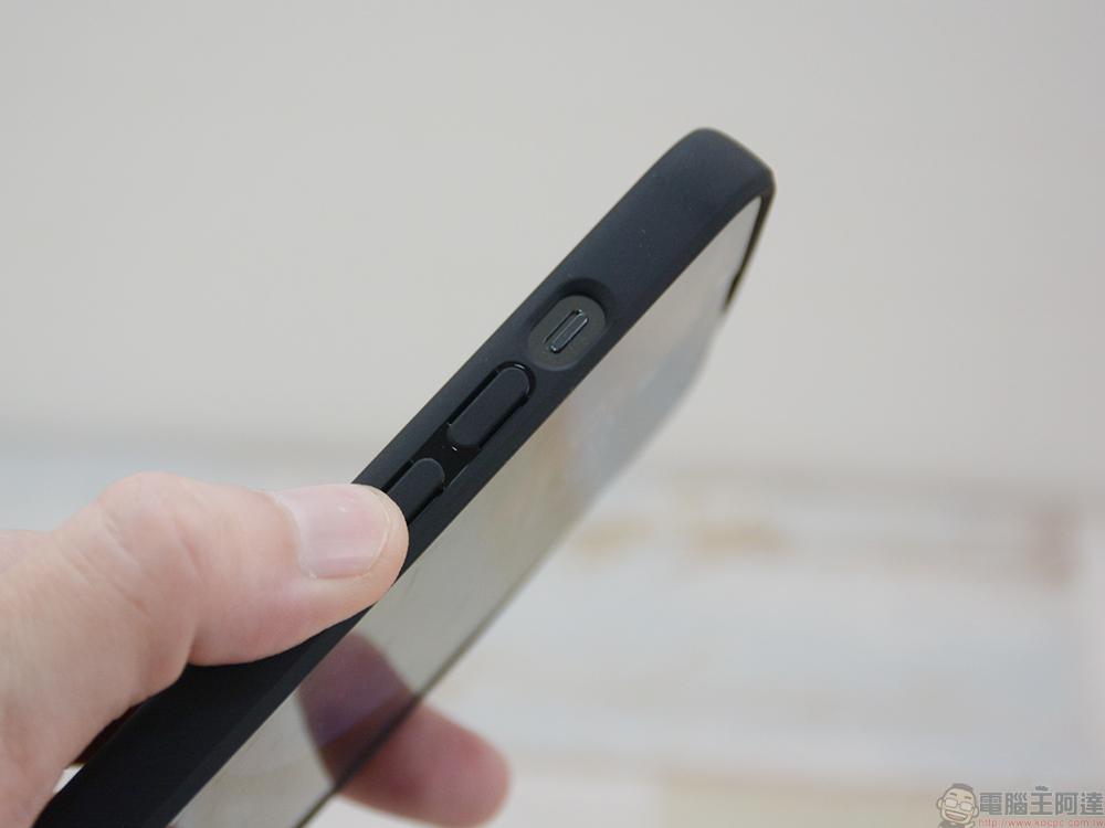Spigen iPhone 13 Pro 系列防摔保護殼動手玩,極簡美學、精湛工藝與耐用的絕妙平衡 - 電腦王阿達 Spigen iPhone 13 Pro 系列防摔保護殼動手玩,極簡美學、精湛工藝與耐用的絕妙平衡 - 電腦王阿達