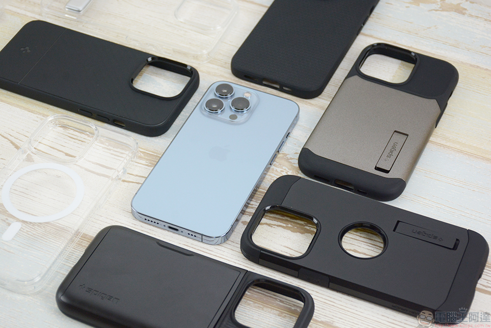 即使裝了保護殼,手機還是要定期清潔 - 電腦王阿達 Spigen iPhone 13 Pro 系列防摔保護殼動手玩,極簡美學、精湛工藝與耐用的絕妙平衡 - 電腦王阿達
