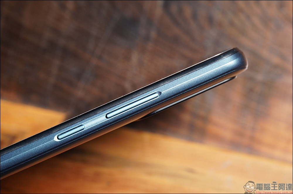 realme GT Neo2 開箱、評測|「Cool 冷黑薄荷」潮流性能旗艦殺手強勢登場!(同場加映:narzo 50 系列高 CP 值長續航平價新機) - 電腦王阿達 realme GT Neo2 開箱、評測|「Cool 冷黑薄荷」潮流性能旗艦殺手強勢登場!(同場加映:narzo 50 系列高 CP 值長續航平價新機) - 電腦王阿達
