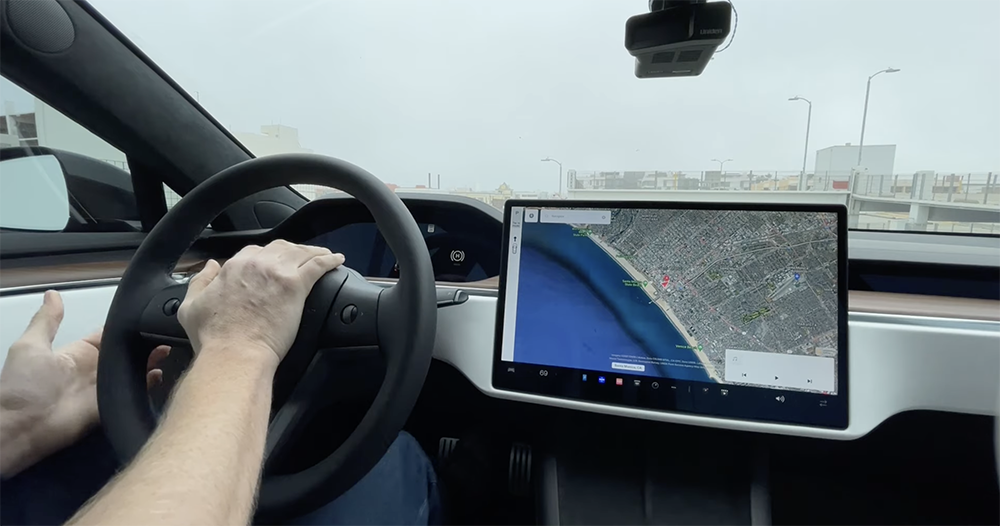 回不去 Yoke 了!特斯拉 Model S 車主成功把方向盤「改回」Model 3 版本 - 電腦王阿達 回不去 Yoke 了!特斯拉 Model S 車主成功把方向盤「改回」Model 3 版本 - 電腦王阿達