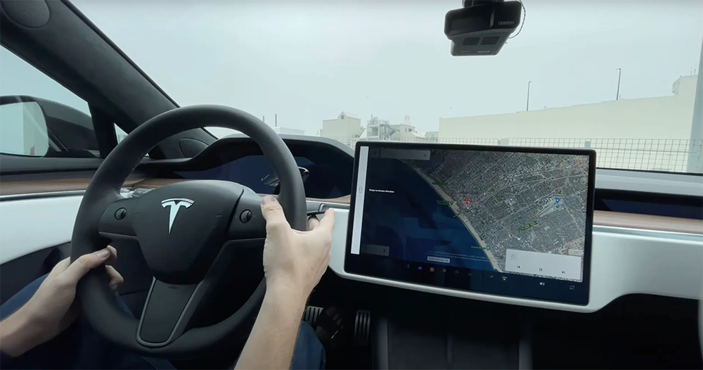 Tesla 在全球開放把 Yoke 改回傳統方向盤的客製選項 - 電腦王阿達 Tesla 在全球開放把 Yoke 改回傳統方向盤的客製選項 - 電腦王阿達