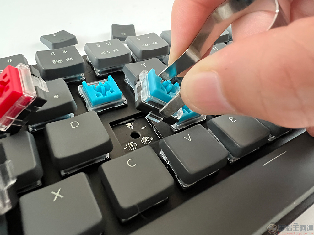 Keychron K7 極輕薄無線機械式鍵盤(炫彩版)開箱動手玩:纖巧便攜好手感,造就移動辦公高效生產力 - 電腦王阿達 Keychron K7 極輕薄無線機械式鍵盤(炫彩版)開箱動手玩:纖巧便攜好手感,造就移動辦公高效生產力 - 電腦王阿達