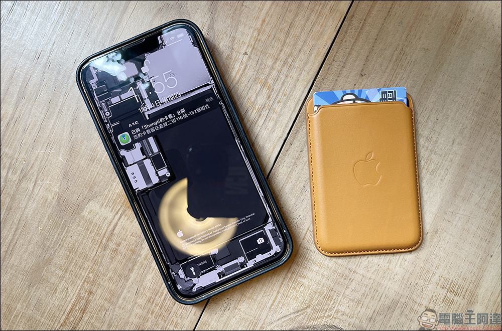 新版 iPhone MagSafe 皮革卡套開箱心得：多了「尋找」用起來更安心 - 電腦王阿達