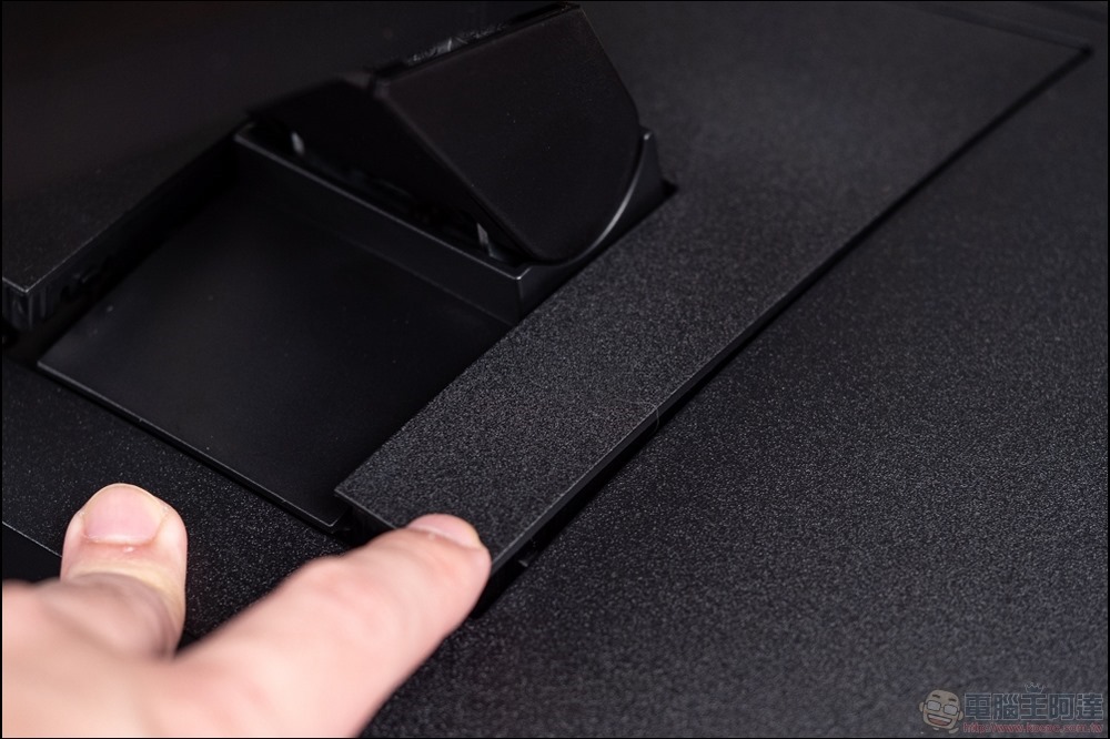 MSI ARTYMIS 273CQR 開箱 - 06 MSI ARTYMIS 273CQR 開箱 - 06