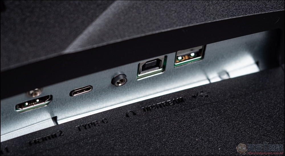 MSI ARTYMIS 273CQR 開箱 - 16 MSI ARTYMIS 273CQR 開箱 - 16