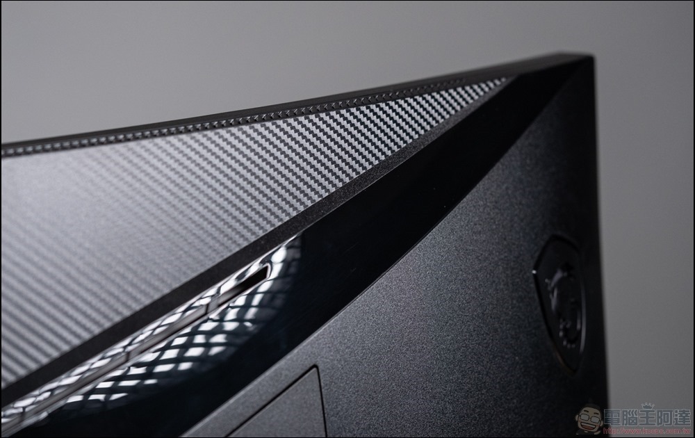 MSI ARTYMIS 273CQR 開箱 - 17 MSI ARTYMIS 273CQR 開箱 - 17