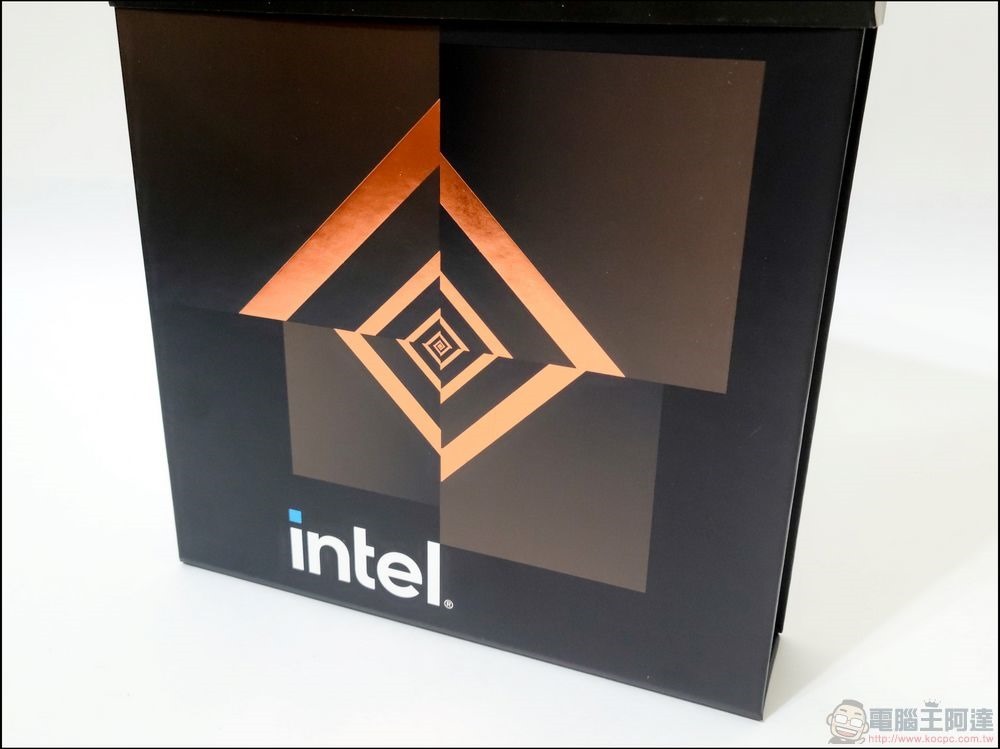 Intel 第 12 代 i9-12900K & i5-12600K 效能實測 - 02 Intel 第 12 代 i9-12900K & i5-12600K 效能實測 - 02