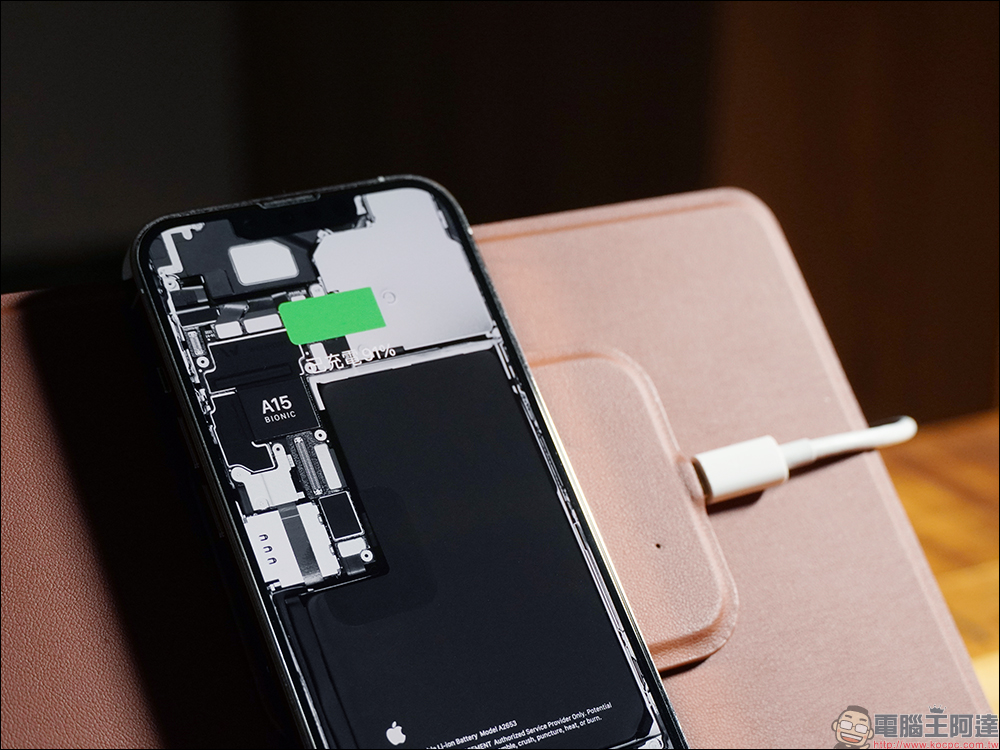 MOFT 4-in-1 立架桌墊開箱|收納、支架、充電一片搞定!打造俐落、專業工作環境 - 電腦王阿達 MOFT 4-in-1 立架桌墊開箱|收納、支架、充電一片搞定!打造俐落、專業工作環境 - 電腦王阿達