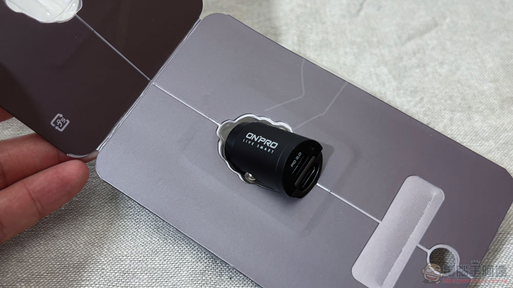 雙 USB-C 快充小鋼炮!ONPRO GT-PD30MINI PD 30W 車用急速充電器開箱體驗(評價 評測 動手玩) - 電腦王阿達 雙 USB-C 快充小鋼炮!ONPRO GT-PD30MINI PD 30W 車用急速充電器開箱體驗(評價 評測 動手玩) - 電腦王阿達