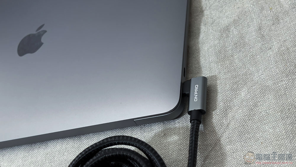 雙 USB-C 快充小鋼炮!ONPRO GT-PD30MINI PD 30W 車用急速充電器開箱體驗(評價 評測 動手玩) - 電腦王阿達 雙 USB-C 快充小鋼炮!ONPRO GT-PD30MINI PD 30W 車用急速充電器開箱體驗(評價 評測 動手玩) - 電腦王阿達