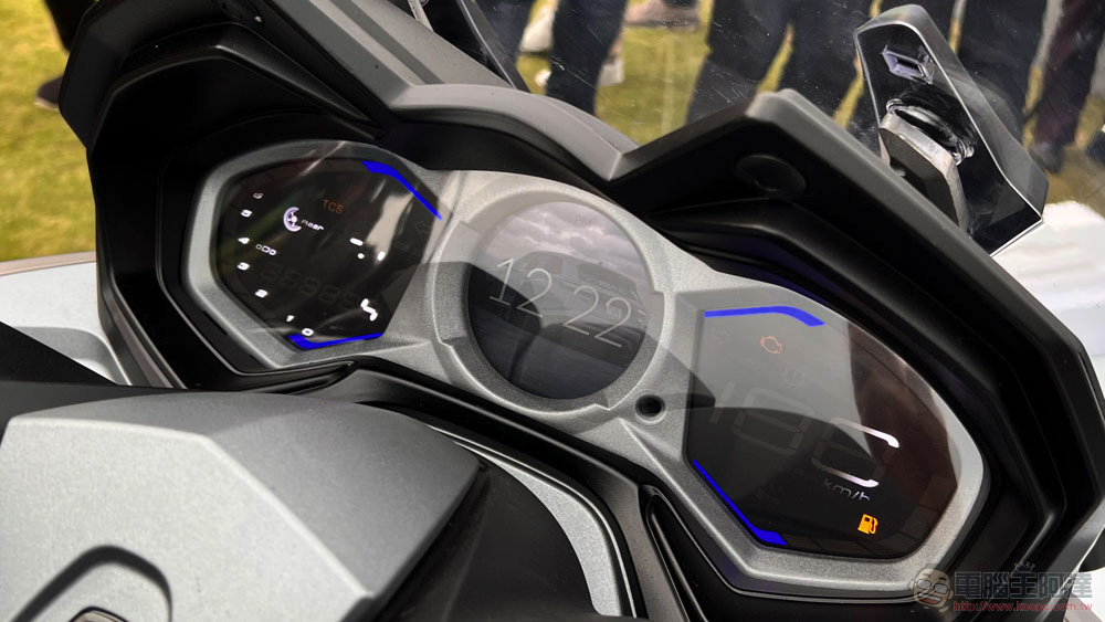 光陽新世代 AK550 大型重機米蘭車展前發表,揭露大型電動速可達車系與印度未來佈局 - 電腦王阿達 光陽新世代 AK550 大型重機米蘭車展前發表,揭露大型電動速可達車系與印度未來佈局 - 電腦王阿達