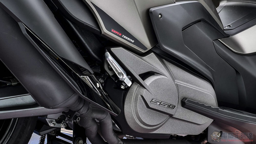 光陽新世代 AK550 大型重機米蘭車展前發表,揭露大型電動速可達車系與印度未來佈局 - 電腦王阿達 光陽新世代 AK550 大型重機米蘭車展前發表,揭露大型電動速可達車系與印度未來佈局 - 電腦王阿達