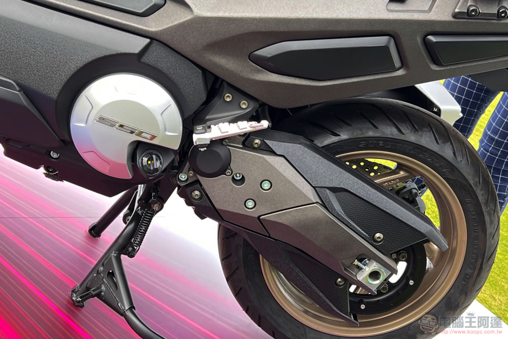 光陽新世代 AK550 大型重機米蘭車展前發表,揭露大型電動速可達車系與印度未來佈局 - 電腦王阿達 光陽新世代 AK550 大型重機米蘭車展前發表,揭露大型電動速可達車系與印度未來佈局 - 電腦王阿達