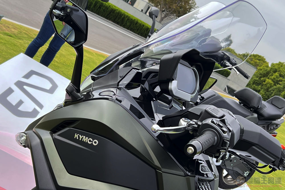 光陽新世代 AK550 大型重機米蘭車展前發表,揭露大型電動速可達車系與印度未來佈局 - 電腦王阿達 光陽新世代 AK550 大型重機米蘭車展前發表,揭露大型電動速可達車系與印度未來佈局 - 電腦王阿達