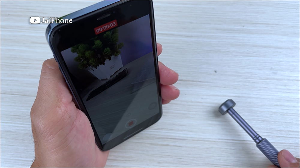 國外神人將爆裂的 iPhone X 移植成全新 iPhone 13 Pro - 電腦王阿達 國外神人將爆裂的 iPhone X 移植成全新 iPhone 13 Pro - 電腦王阿達