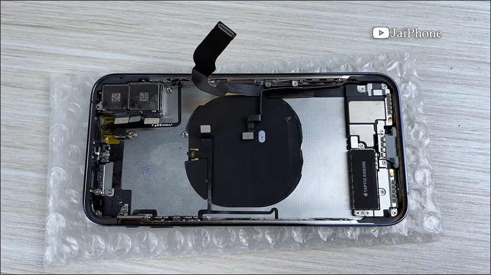 國外神人將爆裂的 iPhone X 移植成全新 iPhone 13 Pro - 電腦王阿達 國外神人將爆裂的 iPhone X 移植成全新 iPhone 13 Pro - 電腦王阿達