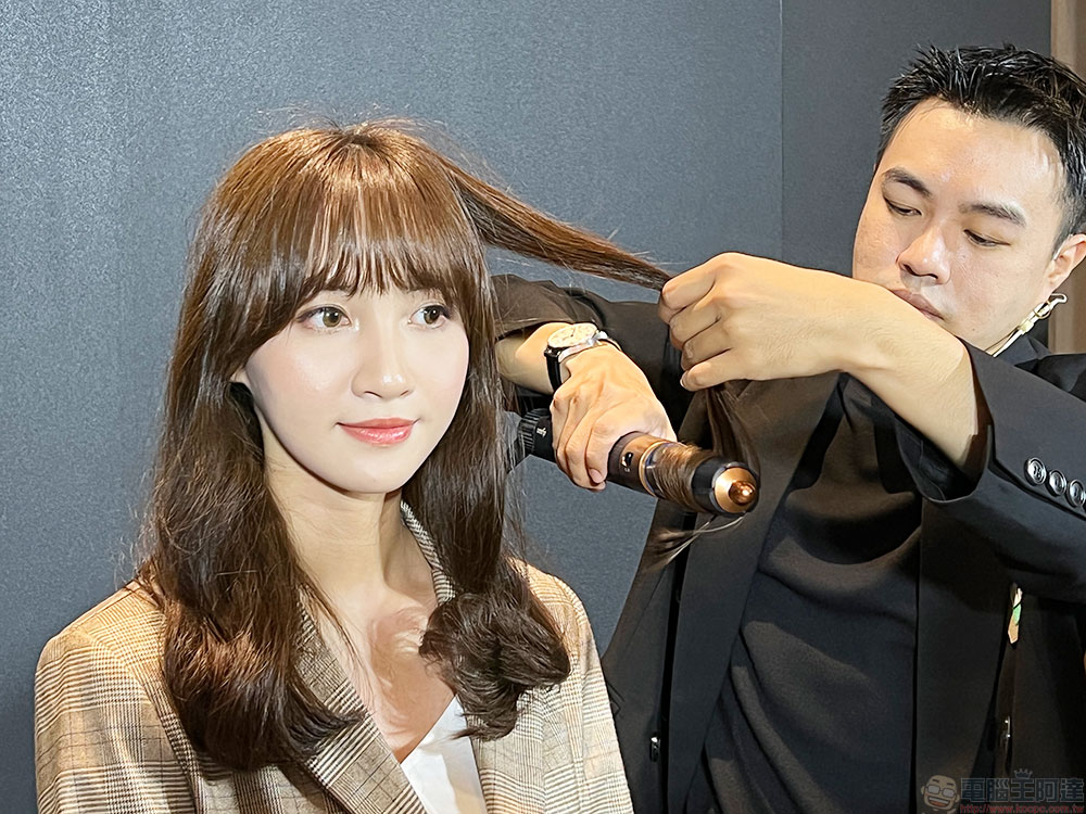 Dyson Airwrap 普魯士藍冬日限定版登場,奢華質感迎接年末派對季 - 電腦王阿達 Dyson Airwrap 普魯士藍冬日限定版登場,奢華質感迎接年末派對季 - 電腦王阿達