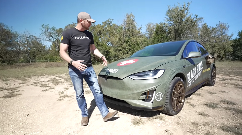 特斯拉 Model X 成為新武器?美國 YouTuber 在裝設兩挺 M134 迷你砲機槍 - 電腦王阿達 特斯拉 Model X 成為新武器?美國 YouTuber 在裝設兩挺 M134 迷你砲機槍 - 電腦王阿達