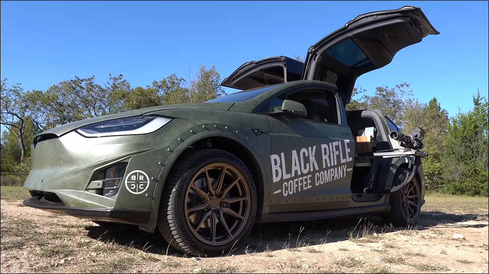 特斯拉 Model X 成為新武器?美國 YouTuber 在裝設兩挺 M134 迷你砲機槍 - 電腦王阿達 特斯拉 Model X 成為新武器?美國 YouTuber 在裝設兩挺 M134 迷你砲機槍 - 電腦王阿達