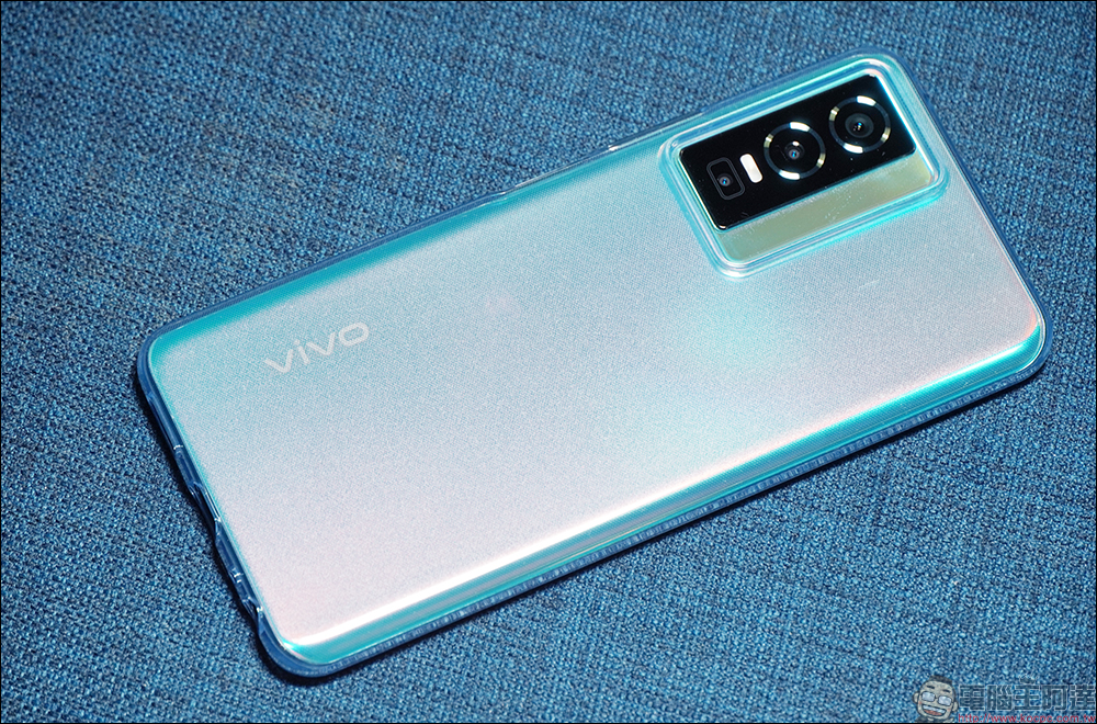 vivo Y76 5G 開箱、評測|44W 超快閃充、萬元有找的極速暢玩娛樂手機! - 電腦王阿達 vivo Y76 5G 開箱、評測|44W 超快閃充、萬元有找的極速暢玩娛樂手機! - 電腦王阿達