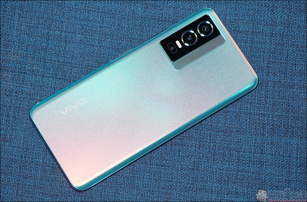 vivo Y76 5G 開箱、評測|44W 超快閃充、萬元有找的極速暢玩娛樂手機! - 電腦王阿達 vivo Y76 5G 開箱、評測|44W 超快閃充、萬元有找的極速暢玩娛樂手機! - 電腦王阿達